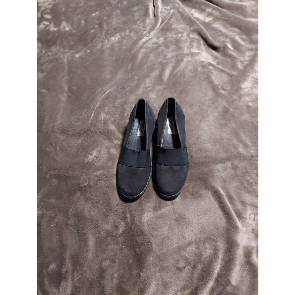 Grasshoppers Women's Black  Slip-On Shoes Size 9 medium